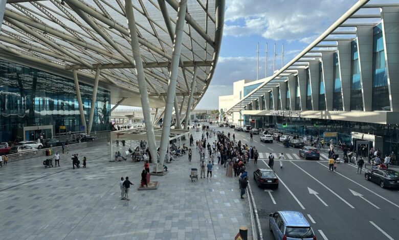 المطارات